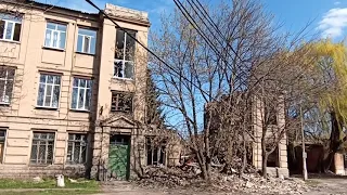 Славянск 10.04.2023 - химтехникум руины.