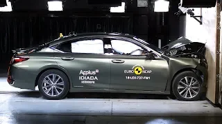 2019 Lexus ES Crash Test