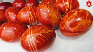 Easter idea: How to Dye Eggs Red Naturally