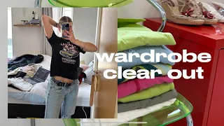 Clearing out my wardrobe so I can sell it all ✿ Isabella Vrana