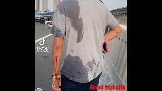 mobil terbalik di jalan tol