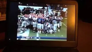 Entire Georgia football team celebrates a touchdown against