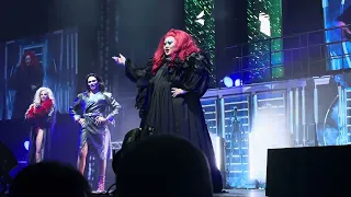 Chains (Finale)  - Werq the World Tour 2023