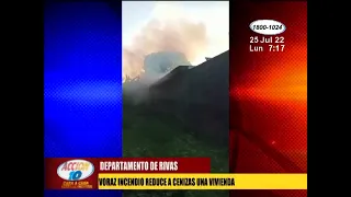 Voraz incendio reduce a cenizas una vivienda en Rivas