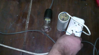 Проверка конденсатора, при помощи лампочки. Checking capacitor, using a bulb.