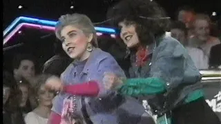 The Reynolds Girls "I'd Rather Jack" PERF (The Hit Man & Her, 25 Feb 89)