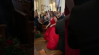 El vestido rojo de la hija del Canelo