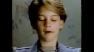 Atari Lynx - Bathroom Break (feat. Tobey Maguire) (1990)