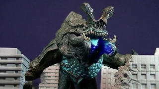 NECA PACIFIC RIM OTACHI - LAND VERSION - DELUXE KAIJU FIGURE REVIEW