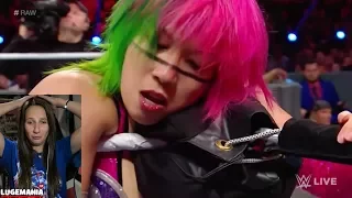WWE Raw 10/23/17 Asuka vs Emma