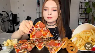 Мукбанг | Пицца, картошка фри, луковые кольца | Mukbang | Pizza, french fries, onion rings
