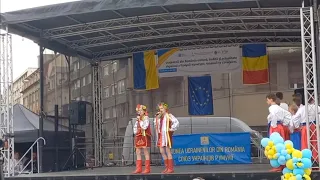 Ukrainian folk song - Ty Zh Mene Pidmanula / Pidmanula Pidvela