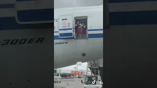 Air hostesses trying to close door 😅 #shorts