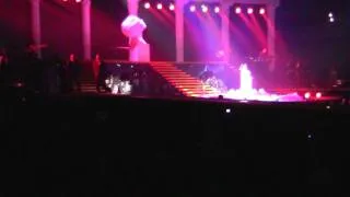 Kylie Minogue - Aphrodite Les Folies - Everything Is Beautiful + Slow - Zürich Hallenstadion