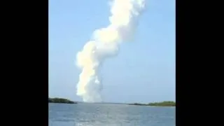 Last Launch of Discovery - First part of launch and smokey aftermath!!