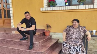 Astăzi am fost invitată în Familia lui Domnul Mex !!  Toată Strehaia este în criza de pene !!