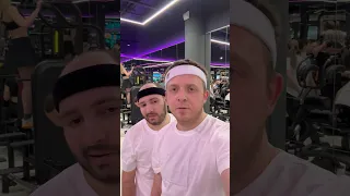 🏋🏽🤸🏽‍♀️ An ordinary day in an ordinary gym👜 🏋🏽🤸🏾‍♀️Обычный день в обычном спортивном зале👜