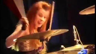 Даже Юлия Савичева играет на барабанах ! А Ты ?