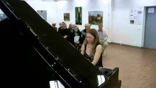 1-3-2014. Pianist Christina Bjørkøe koncerten i Ølgod - Publikum var begejstret..