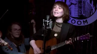 The Molly Tuttle Band "Let The Whole World Talk" 3/4/18 The Parlour Room Northampton, MA