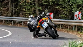 crazy fast SV650S in corners - sound + acceleration