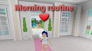 Morning routine de Marinette de miraculous sur (good girls sorority roblox)