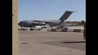 C-17 Royal Air Force landing on Gibraltar Airport part 2. (amazing sound)