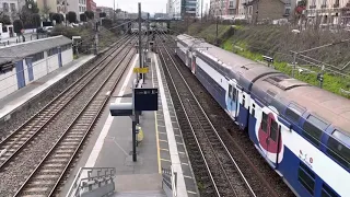 Gare de La Garenne Colombes, passage d’un train