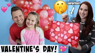 VALENTINE'S DAY SURPRISE! OPENING PRESENTS!