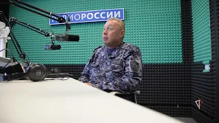 Офицеры Росгвардии рассказал ямальским радиослушателям о проверке школ к новому учебному году