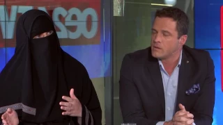 Burka-Trägerin und Gudenus im oe24.TV-Duell