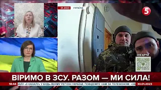 Повістку мають вручити просто в руки. Чіпляти папірчик на квартирні двері - незаконно. Ірина Підреза