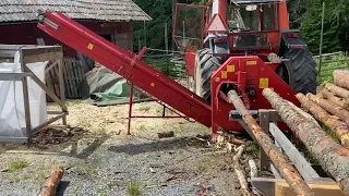 Följ med o se vår vedproduktion från stock till ved i storsäck med Estre vedklipp.