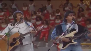 Chitãozinho e Xororó - Nascemos Pra Cantar / Faustão 1990