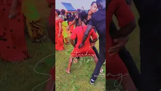 Эфиопия и горячие танцы! Африка и потрясная музыка. Девушка зажигает и парни не сдаются!)