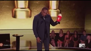 Anthony Mackie roasts Tom Holland on MTV awards 2021