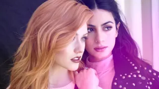 Detrás de cámaras, Portada Emeraude Toubia y Kat McNamara