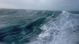 Video: Rogue wave hits cruise ship