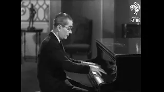 Carroll Gibbons plays Piano in 1938
