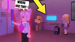 OMG! HACKING BEHIND THE BEAST! (Roblox Flee The Facility)