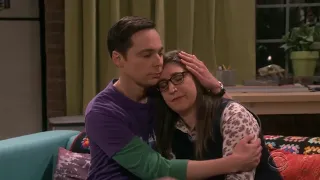 Sheldon cantando Soft Kitty a Amy - Sheldon singing soft kitty to Amy