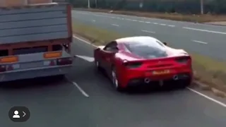 amazing! Ferrari escapes to the police.🚨🚔