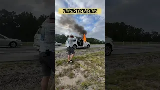 🇺🇸 American Trucker Tries To Save Car FIRE 🔥 Explosion! #highway #fire #trucking #trucker