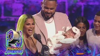 La bebé de Natti Natasha y Raphy Pina se roba el show en Premios Juventud