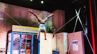 Slack Wire, Antino Pansa in Krystallpalast variety  filmed, from back stage,watch the reaction