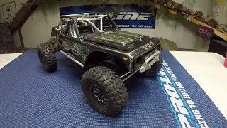 Custom Axial Wraith 1.9 with Capra portal axles!! Overview and crawl on the indoor course!!!