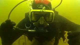 21.10.18.Максим совершает пробное погружение с аквалангом(Scuba diving) в Pro Diving Club.