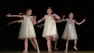 Коллектив "Family Dance Company".С ЧЕГО НАЧИНАЕТСЯ РОДИНА.