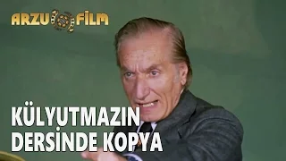 Hababam Sınıfı - Külyutmazın Dersinde Kopya