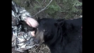 Youth Hunter Shoots Manitoba Record Book Bear with bow | Scores 19 12/16